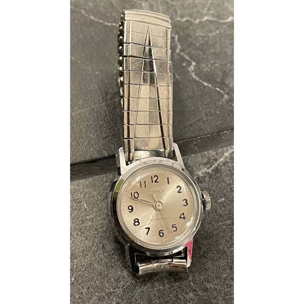 Vintage Timex Ladies Wind-up Watch With Unique Art Deco Patterned Stretch Band - Picture 3 of 3